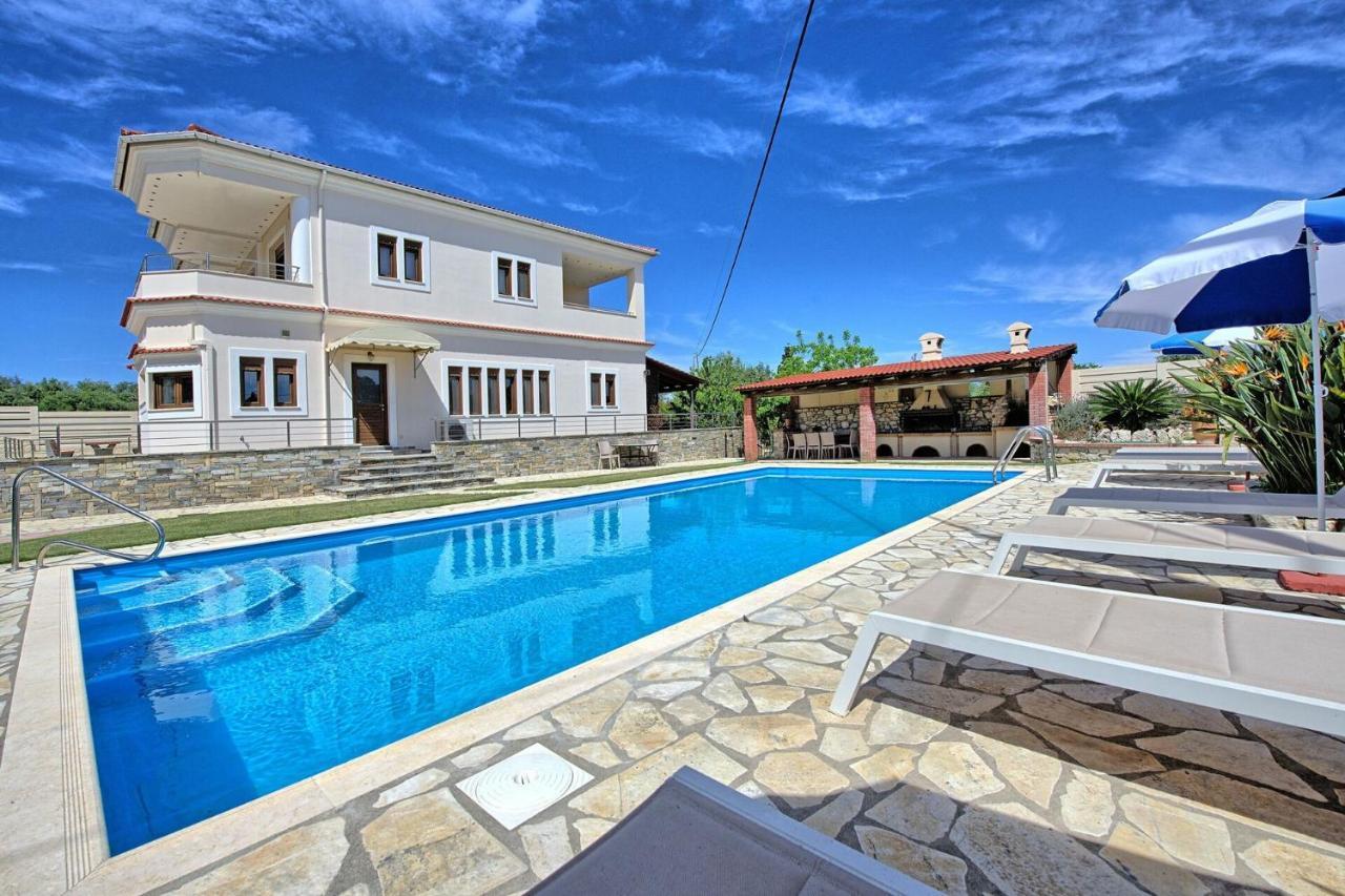 Acharavi Beach Villa By Posarellivillas Екстериор снимка