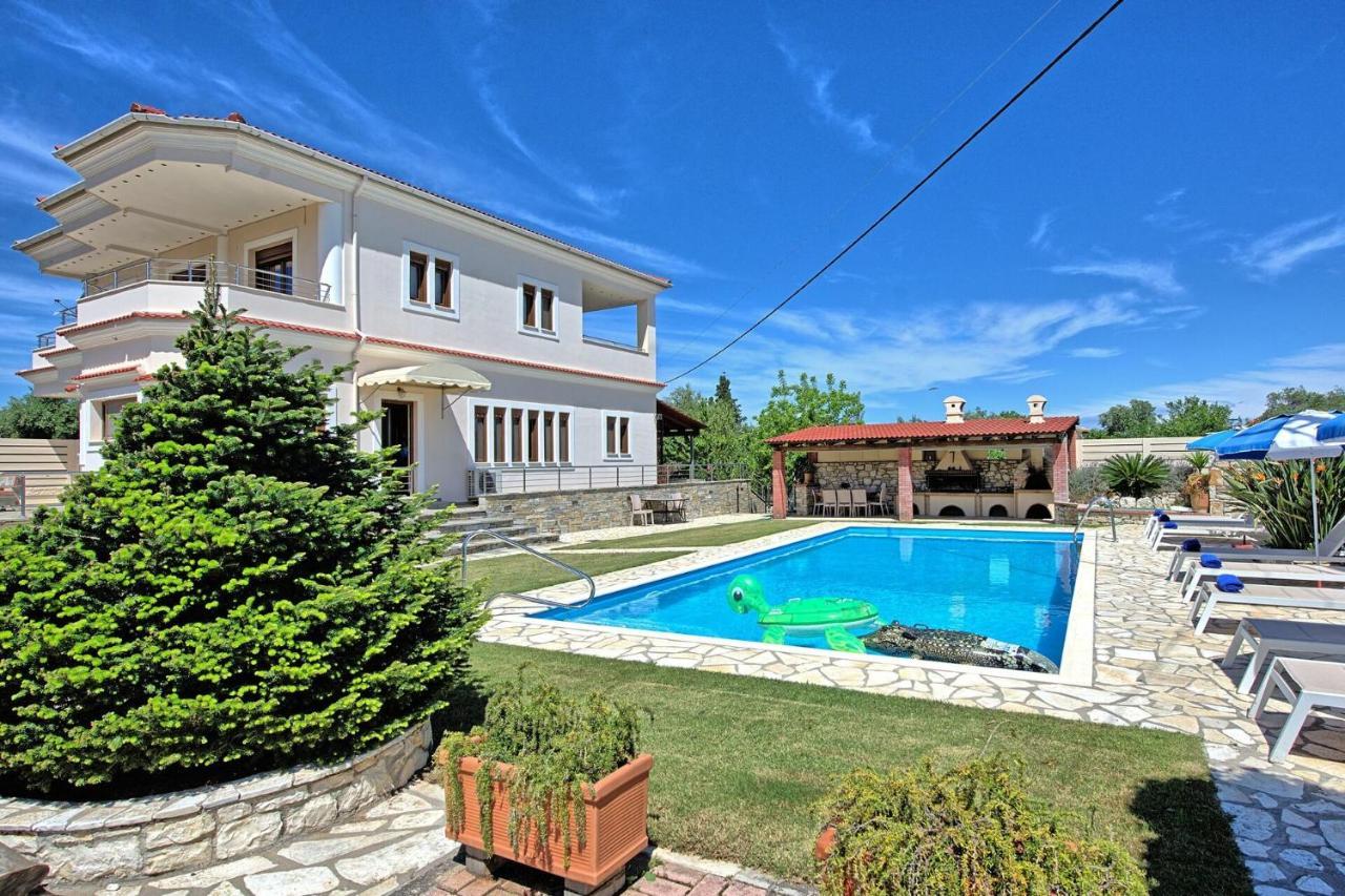 Acharavi Beach Villa By Posarellivillas Екстериор снимка